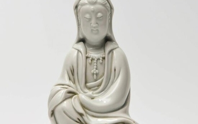 A Chinese Dehua Porcelain Guanyin Statue