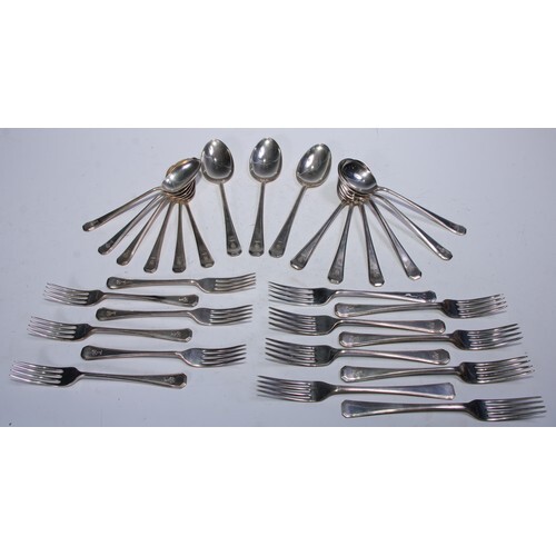 A George V silver canteen, comprising six table forks, six d...