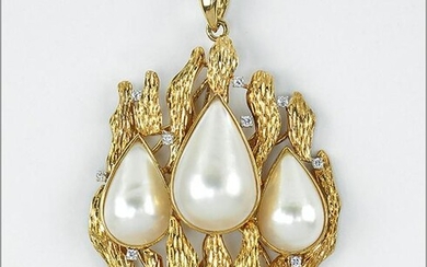 A Mabe Pearl & Diamond Pendant.