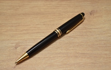 A Montblanc Meisterstuck Classique ballpoint pen in black with gold trim