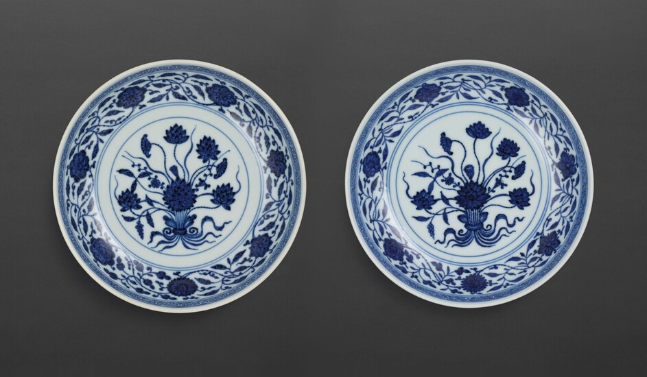 A RARE PAIR OF BLUE AND WHITE 'LOTUS BOUQUET' DISHES SEAL MARKS AND PERIOD OF QIANLONG