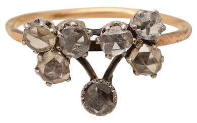 A diamond clover ring
