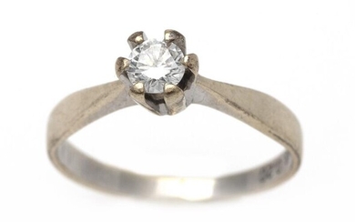 SOLD. A diamond ring set with a brilliant-cut diamond weighing app. 0.20 ct., mounted in 14k white gold. Sizes 47. – Bruun Rasmussen Auctioneers of Fine Art