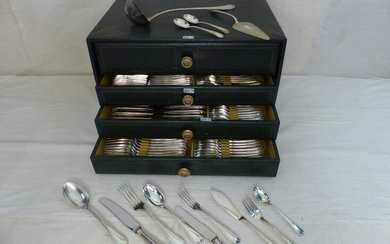 A housewife with 146 pieces of 800/1000th German silver cutlery. Total weight: 5500 grs.