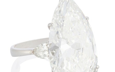 A pear-shaped diamond ring