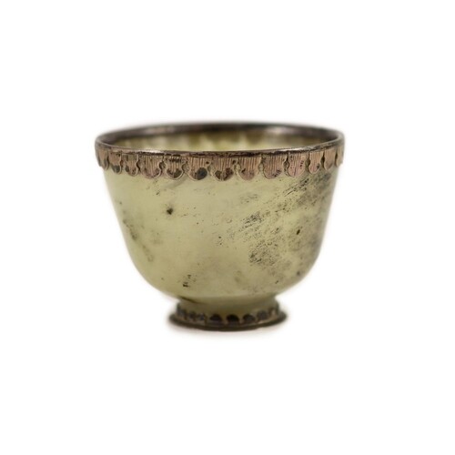A silver mounted moss agate bowl, possibly 17th century, 7.8...