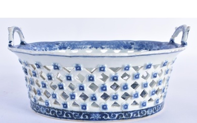 AN 18TH CENTURY CHINESE EXPORT BLUE AND WHITE RETICULATED BA...