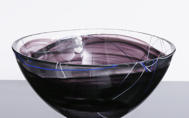 ANNA EHRNER. A glass bowl, “Contrast”, by Kosta Boda.