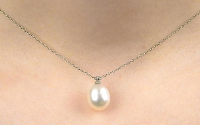 An Edwardian platinum, natural pearl pendant, on