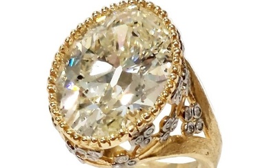 Breathtaking GIA 12.32ct Oval Cut Diamond Solitaire Fancy 18k Gold Diamond Statement Ring w/ Report