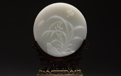 CHINESE CARVED WHITE JADE TABLE SCREEN