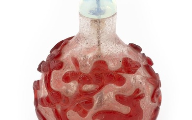 CHINESE RED CUT TO SNOWFLAKE OVERLAY GLASS SNUFF BOTTLE Late 19th Century Height 2.75". Non-matching