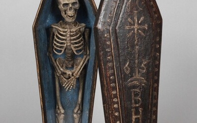 Cercueil de tableprobablement du sud de l'Allemagne, daté 1765 et monogrammé BH, bois tendre sculpté...