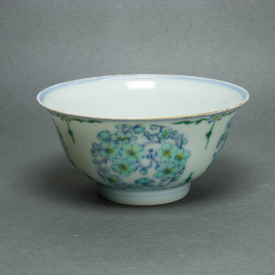Chinese doucai enameled bowl
