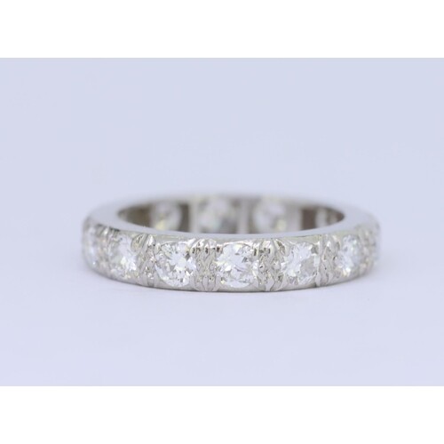 DIAMOND ETERNITY RING, set with diamonds totalling approx. 1...