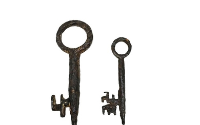 Deux clés gothiques. 12, 94 - 10, 36 cm.... - Lot 10 - Art Richelieu