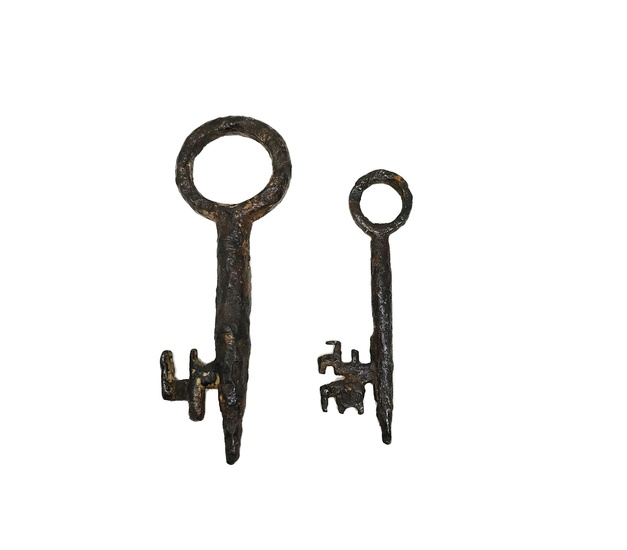 Deux clés gothiques. 12, 94 - 10, 36 cm.... - Lot 10 - Art Richelieu