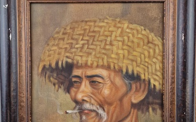 École vietnamienne du XXe siècle Vieil homme fumant Huile sur toile Signée en bas à...