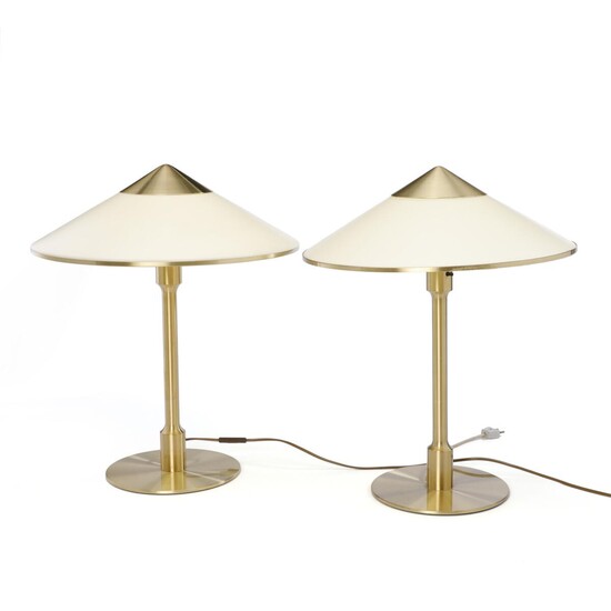 SOLD. Fog & Mørup: "Kongelys". A pair of table lamps of brass. Shade of acrylic. Manufactured by Fog & Mørup. (2) – Bruun Rasmussen Auctioneers of Fine Art