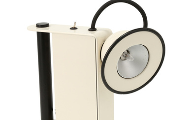 Gae AULENTI & Piero CASTIGLIONI (Nés en 1927 et 1913-1968) Lampe de chevet "Minibox"- le modèle circa 1979, le nôtre vers 1980