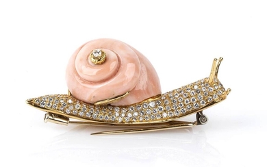Gold, diamonds and pink coral snail brooch - by FILIPPO MORONI, ROMA18k yellow gold, carved...