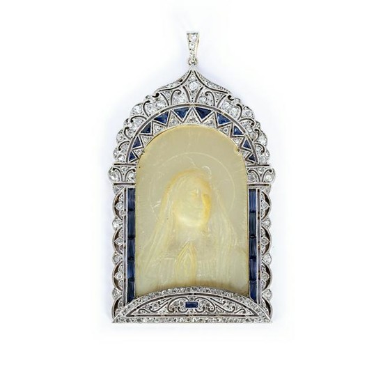 Gold pendant with diamonds, sapphires and mother of