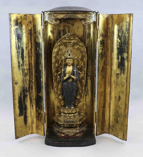 Grand autel portatif (zushi) en bois laqué noir et…