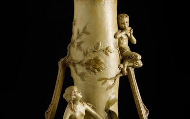 Grand vase Art Nouveau JOHANN MARESCH (Autriche, 1821-1914). Autriche, vers 1905. Terre cuite polychrome. Marques...