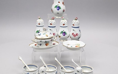 Group of Richard Ginori Porcelain 'Fruit' Wares