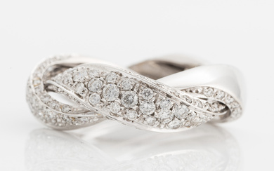 H Strömdahl ring in 18K white gold with round brilliant-cut diamonds