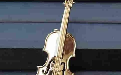 Japanese Violin Brooch