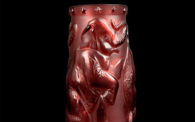 Lalique Crystal Vase, Circus Elephants with Stars
