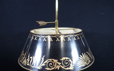 Lampe bouillotte en bronze à trois bras de lumière à têtes d'aigle et enroulement, abat-jour...