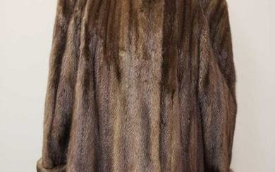 London Label 1670 Supreme Quality Mink Hooded Fur Coat