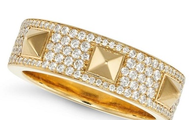 MESSIKA, A SPIKEY ALLIANCE DIAMOND RING in 18ct yellow gold, set with rows of round brilliant cut