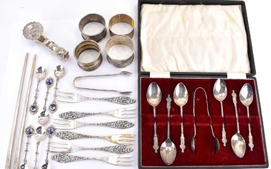 Mixed silver items comprising a cased set of six apostle...