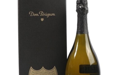 Möet & Chandon Dom Pérignon 2006 Brut Champagne, in presentation...