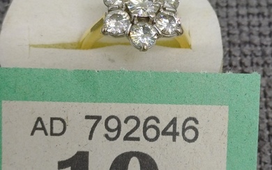 Moissanite Cluster Ring -18 ct Gold - 5 g Size: J