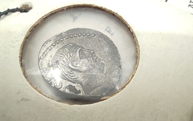 Monnaie romaine Decimius Albinus BRUTI F Denier en argent 49-48 Tête nue à droite ALBINUS...