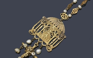 Necklace in 18K yellow gold and natural small aljófar