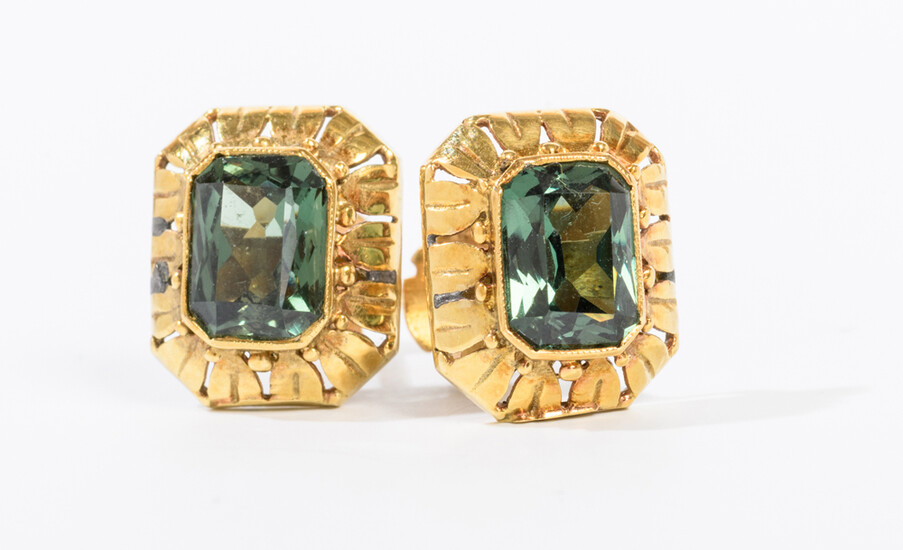 PAIR SOUTH AMERICAN 18K YELLOW GOLD AND GREEN TOURMALINE POST-BACK...