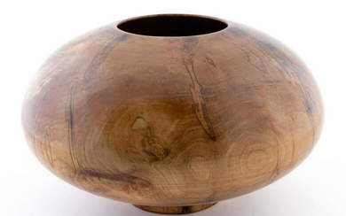PHILIP MOULTHROP, SWAMP RED MAPLE TURNED BOWL