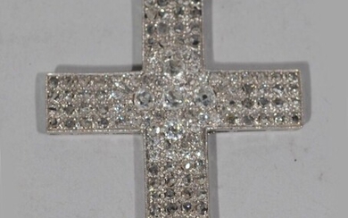Pendentif en forme de croix à un diamant... - Lot 10 - Actéon - Compiègne Enchères