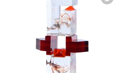René DENIEL (France, né en 1947) Grande sculpture totem en blocs de verre coulé, assemblés...