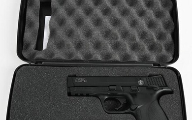 SMITH & WESSON M&P .22 LR PISTOL WITH CASE