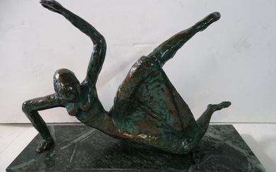 SYLVIA JAFFE BRUTALIST BRONZE FIGURE. OF A DANCER SIGNED AND NUMBERED 9.5X14X4,5