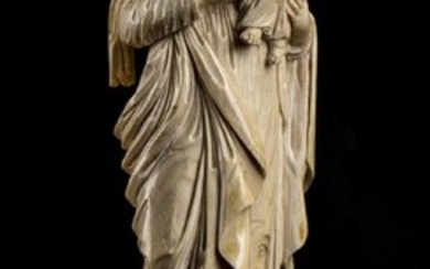 Sculpture en ivoire sculpté représentant la Vierge et l'Enfant - probablement en Allemagne, dernier quart...