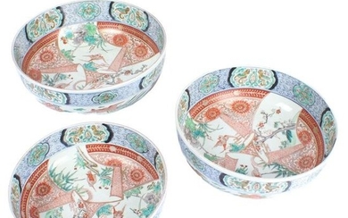 Set of three Japanese Imari porcelain nesting serving