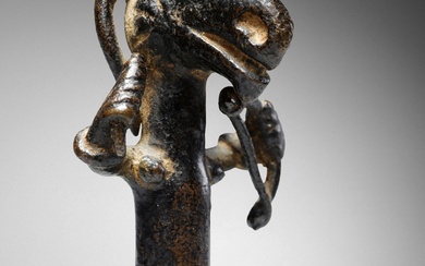 Statuette anthropozoomorphe représentant un bélier archer, Senoufo, Côte d'Ivoire |...