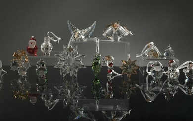 Swarovski, 16 Boxed Crystal Ornaments